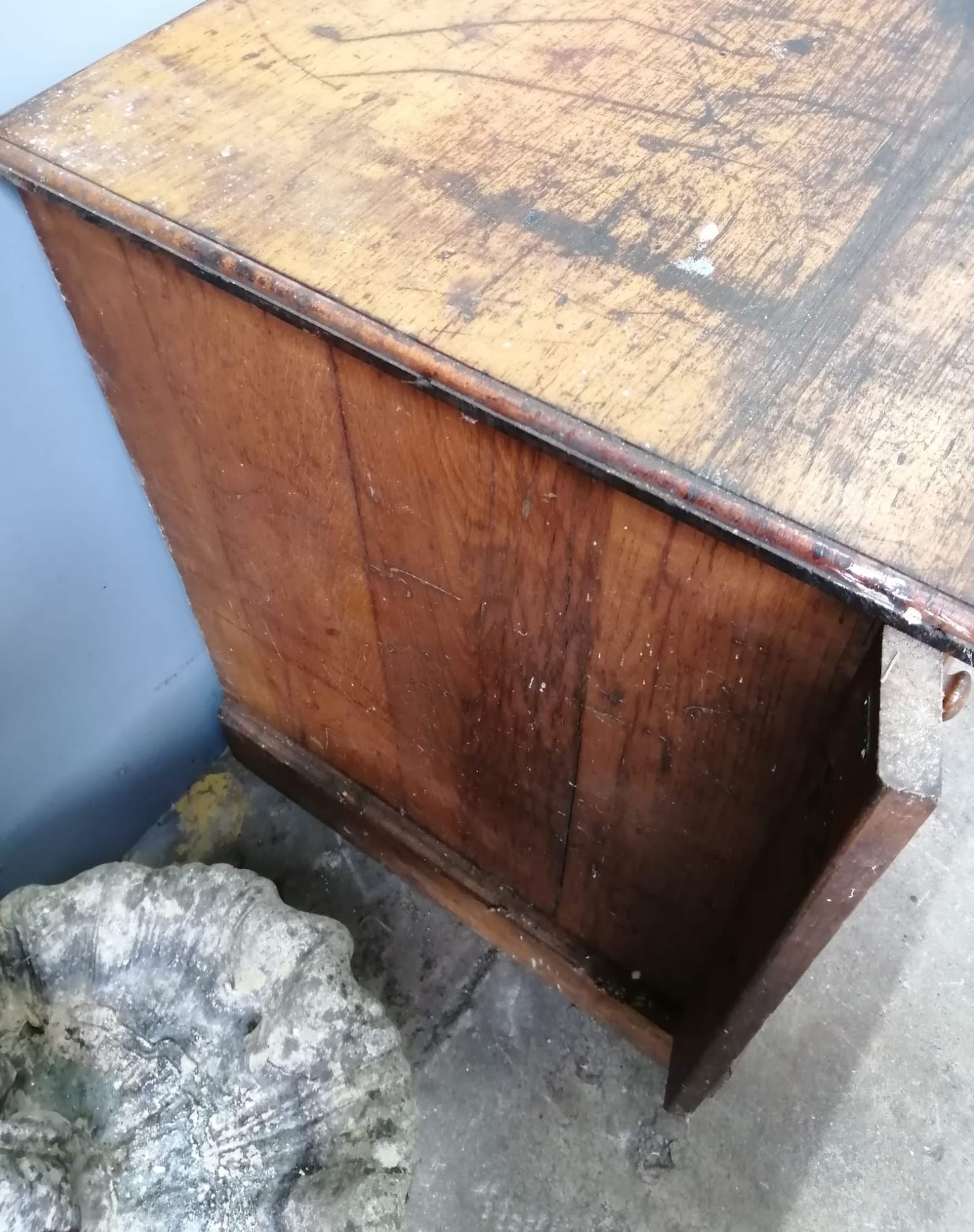 A large Victorian oak geological specimen cabinet, fitted 18 drawers with side locking bars, width 183cm, depth 63cm, height 77cm
